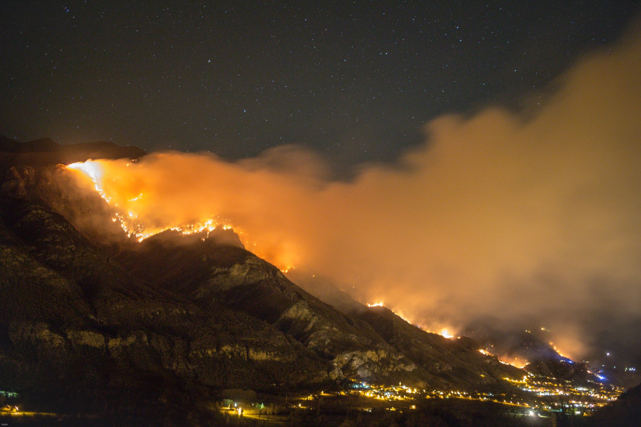 Ad un anno dai devastanti incendi in Piemonte, l’inaugurazione della Mostra “Brucio anch’io!”